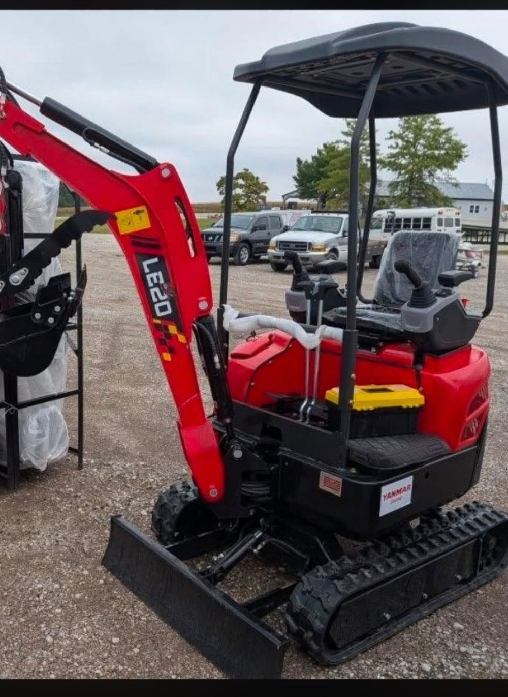SDLaunch LE20 red mini excavator with Yanmar diesel