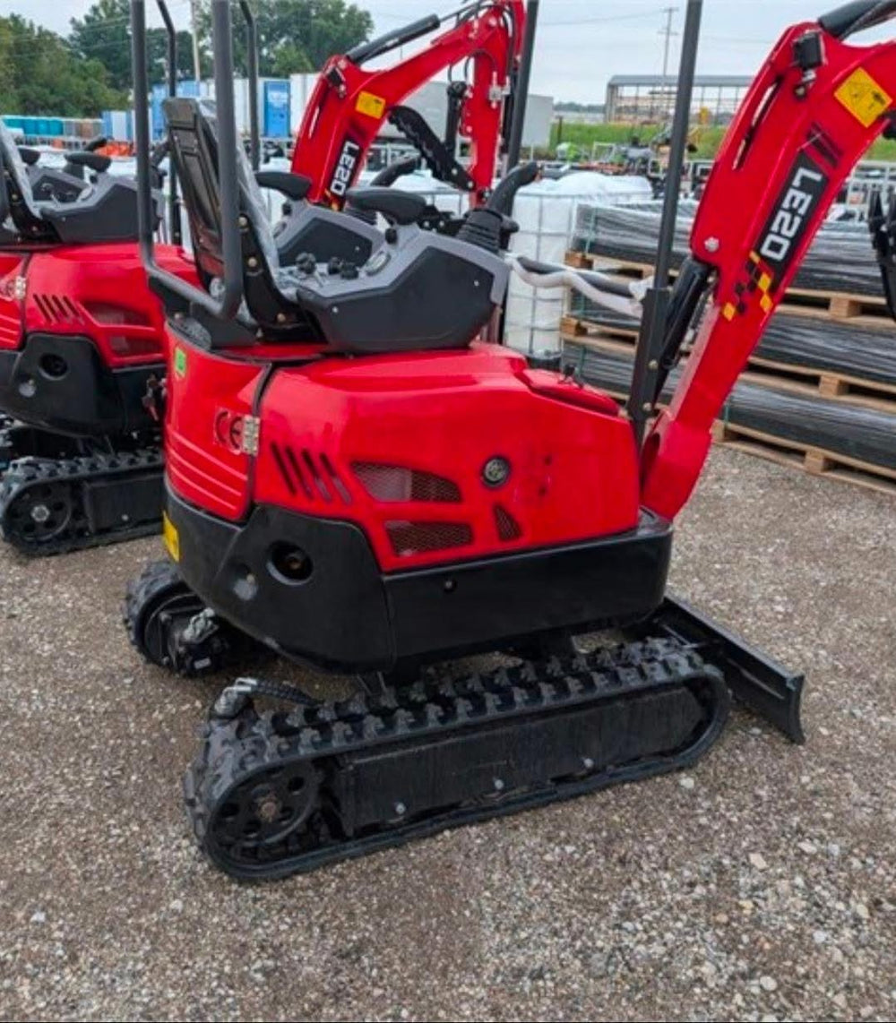 SDLaunch LE20 red mini excavator — view 2 of 4