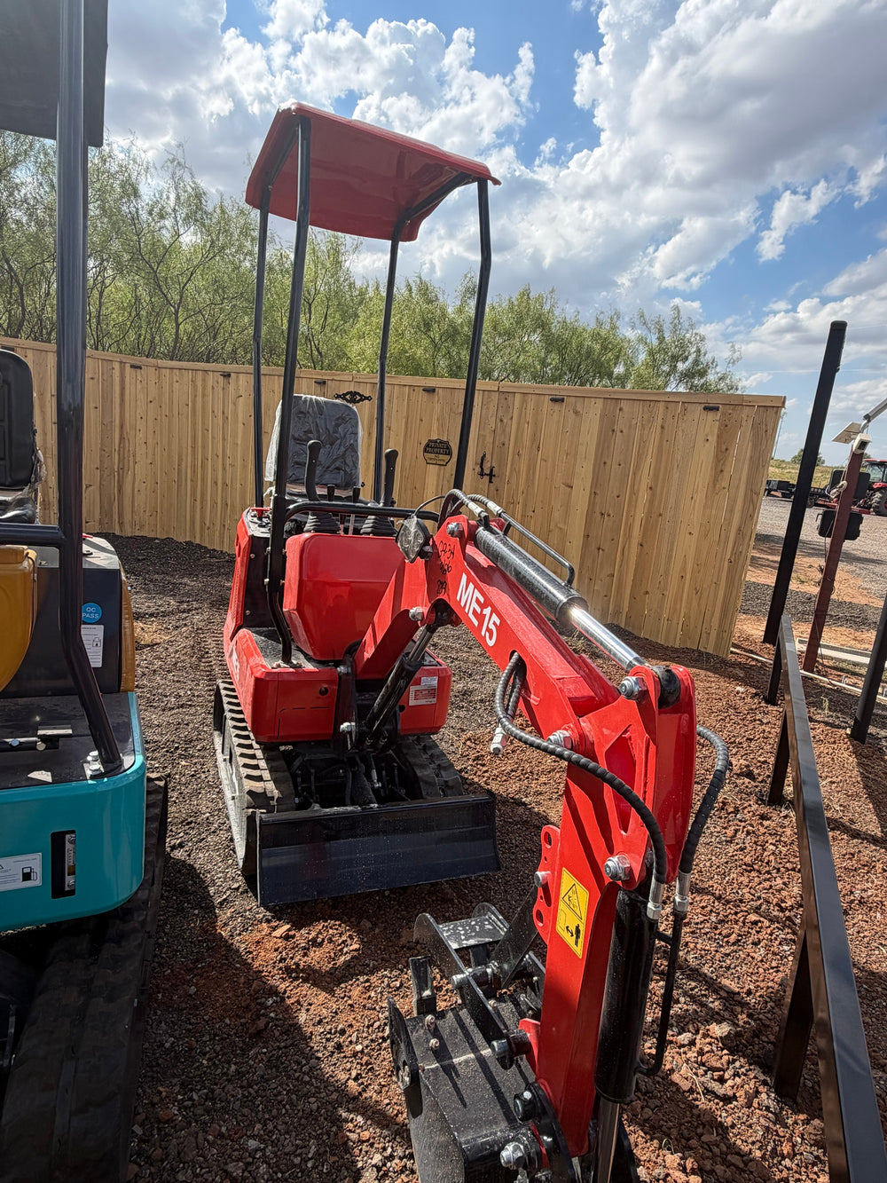 SDLaunch ME15 mini excavator, side view showing canopy, boom and LED work light