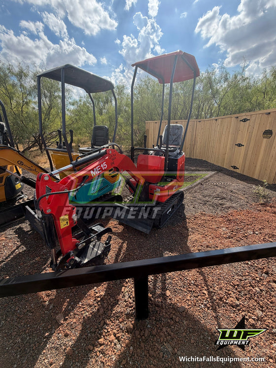 SDLaunch ME15 mini excavator, front three-quarter view with boom, bucket and dozer blade