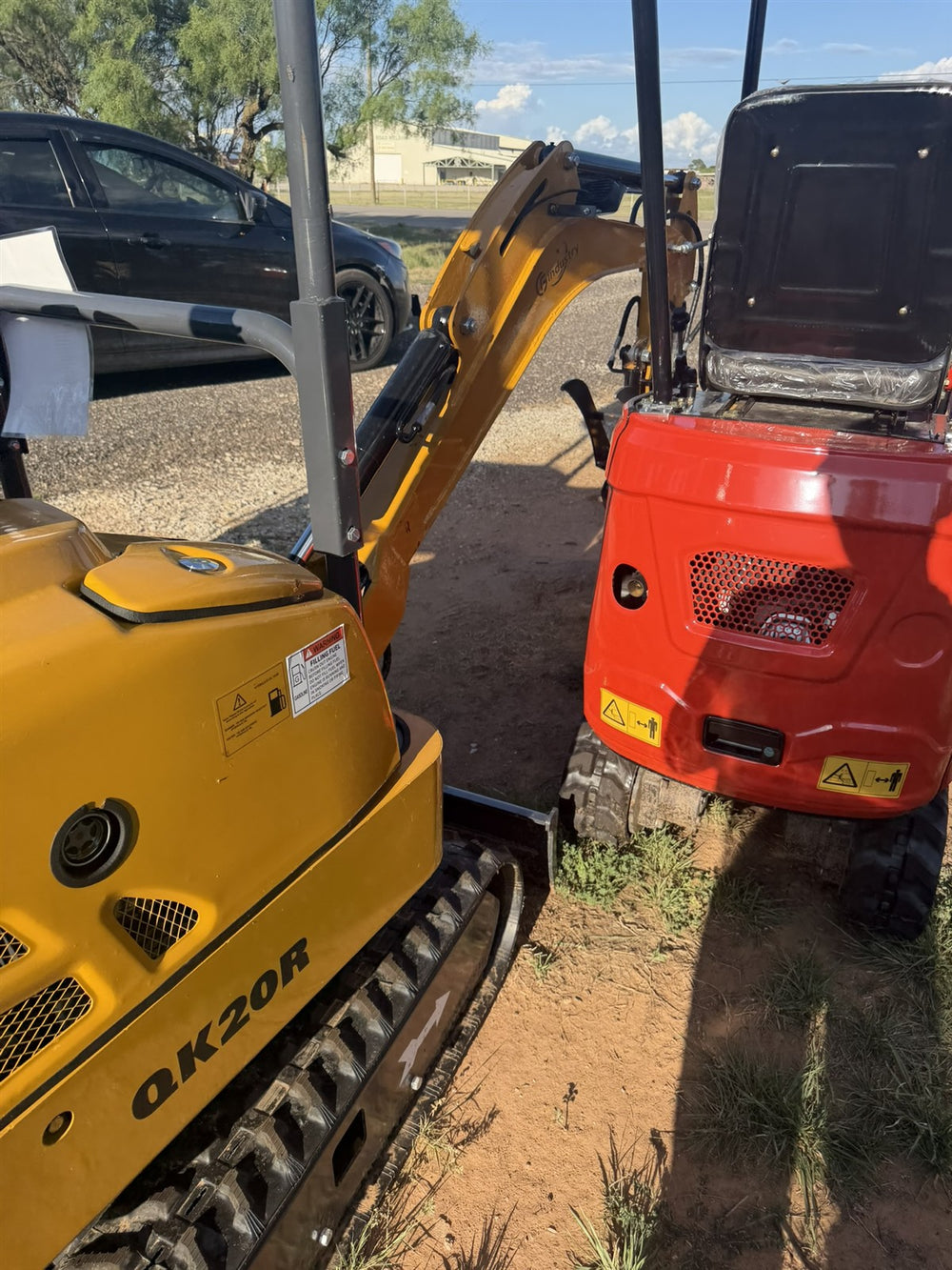 QK20R Mini Excavator with Hydraulic Thumb