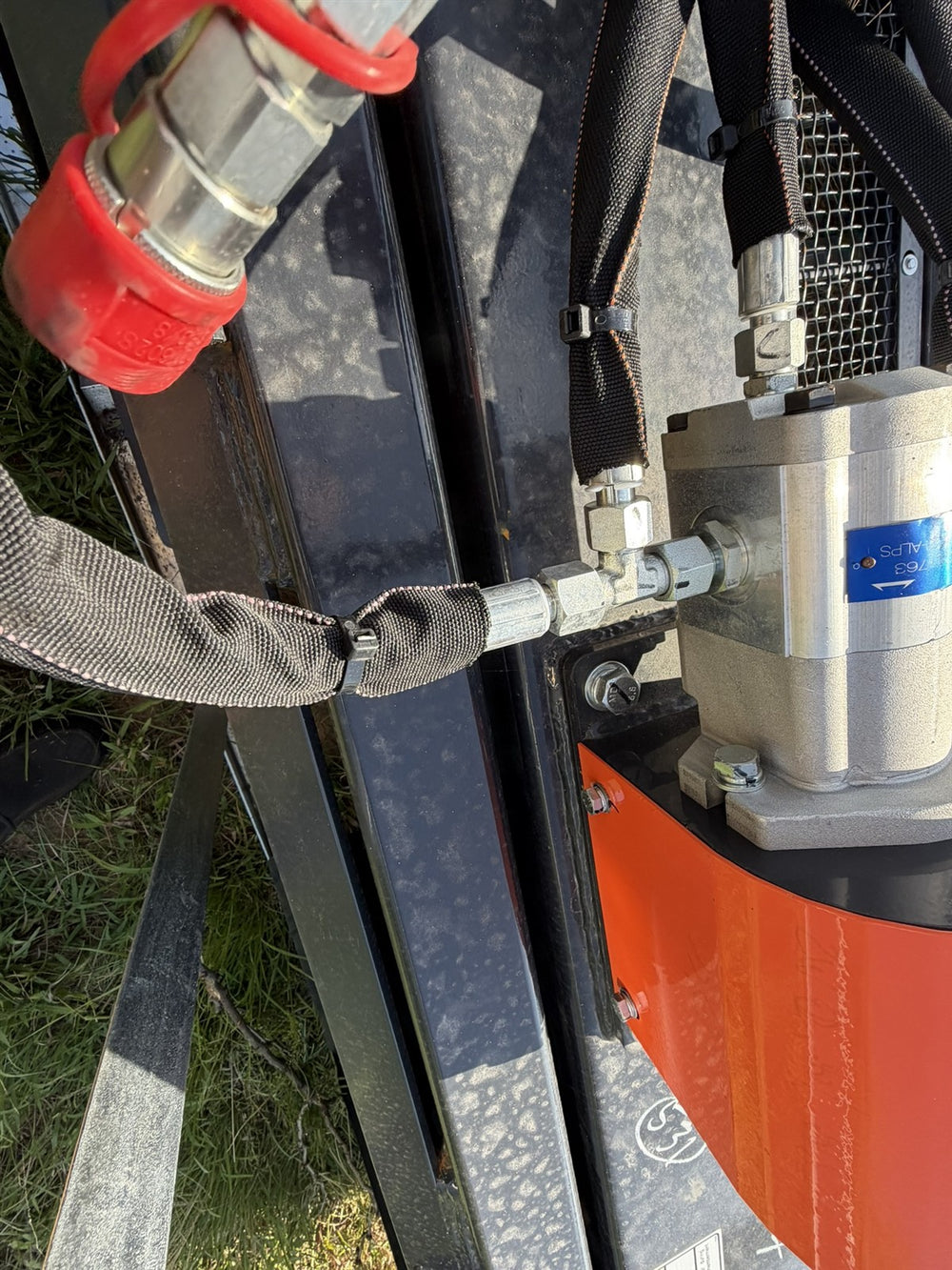 Wolverine 72 in. Hydraulic Screening Bucket - Skid Steer